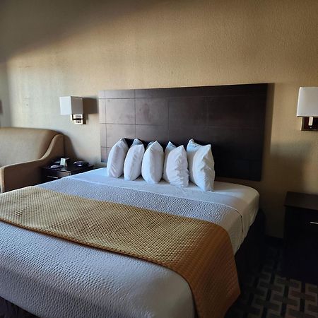 Days Inn By Wyndham Baytown East Екстер'єр фото