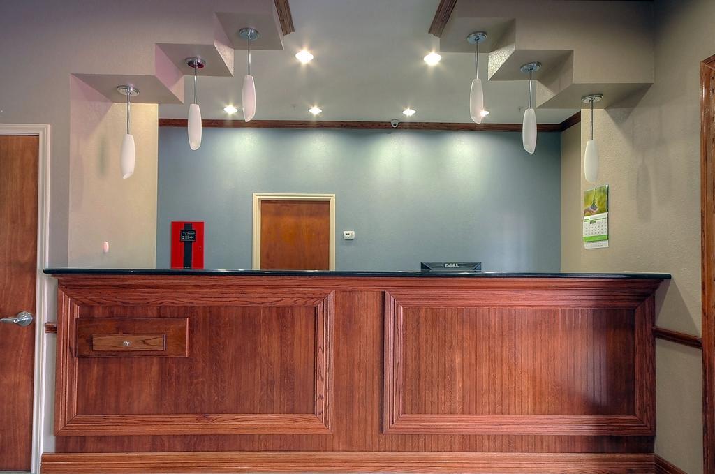 Days Inn By Wyndham Baytown East Екстер'єр фото
